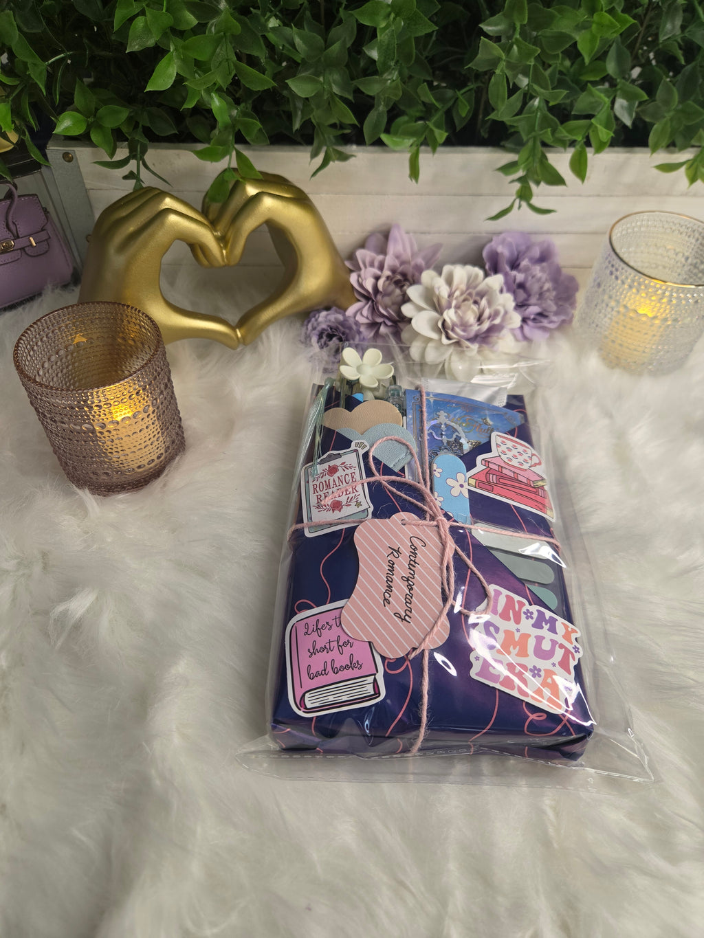Luxe & Lucky Blind Date with a Book