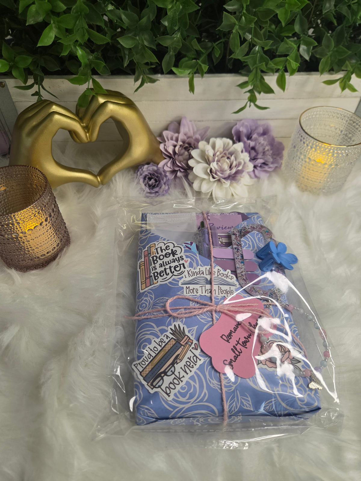 Luxe & Lucky Blind Date with a Book